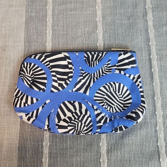 🎄5/$25🎄ESTĒE LAUDER Makeup Pouch - Picture 4 of 8